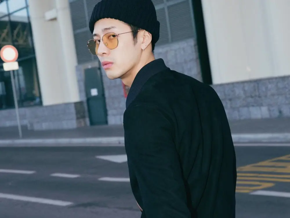 頂流男星「王嘉爾」除了頂胯舞，私服穿搭也超強！解析 4 大技巧穿出個性，新手也能簡單駕馭！