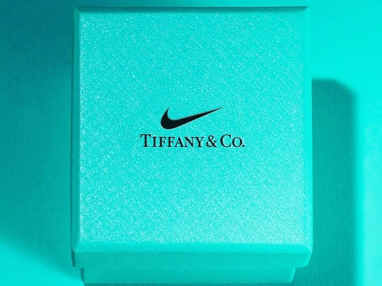 Nike x Tiffany & Co. 最新聯名球鞋 Air Force 1 諜照曝光，直接挑戰 2023 年度鞋王！