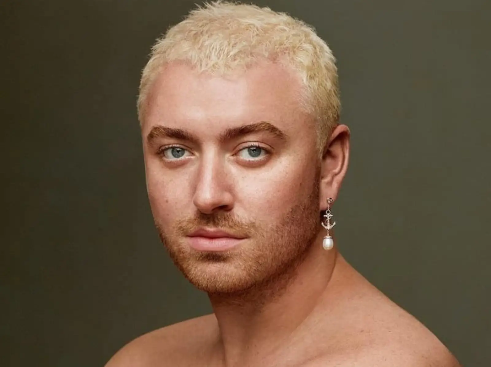 英國歌手山姆史密斯 Sam Smith 新歌充滿暗示，遭網酸：「讓 LGBT 看起來很糟糕！」