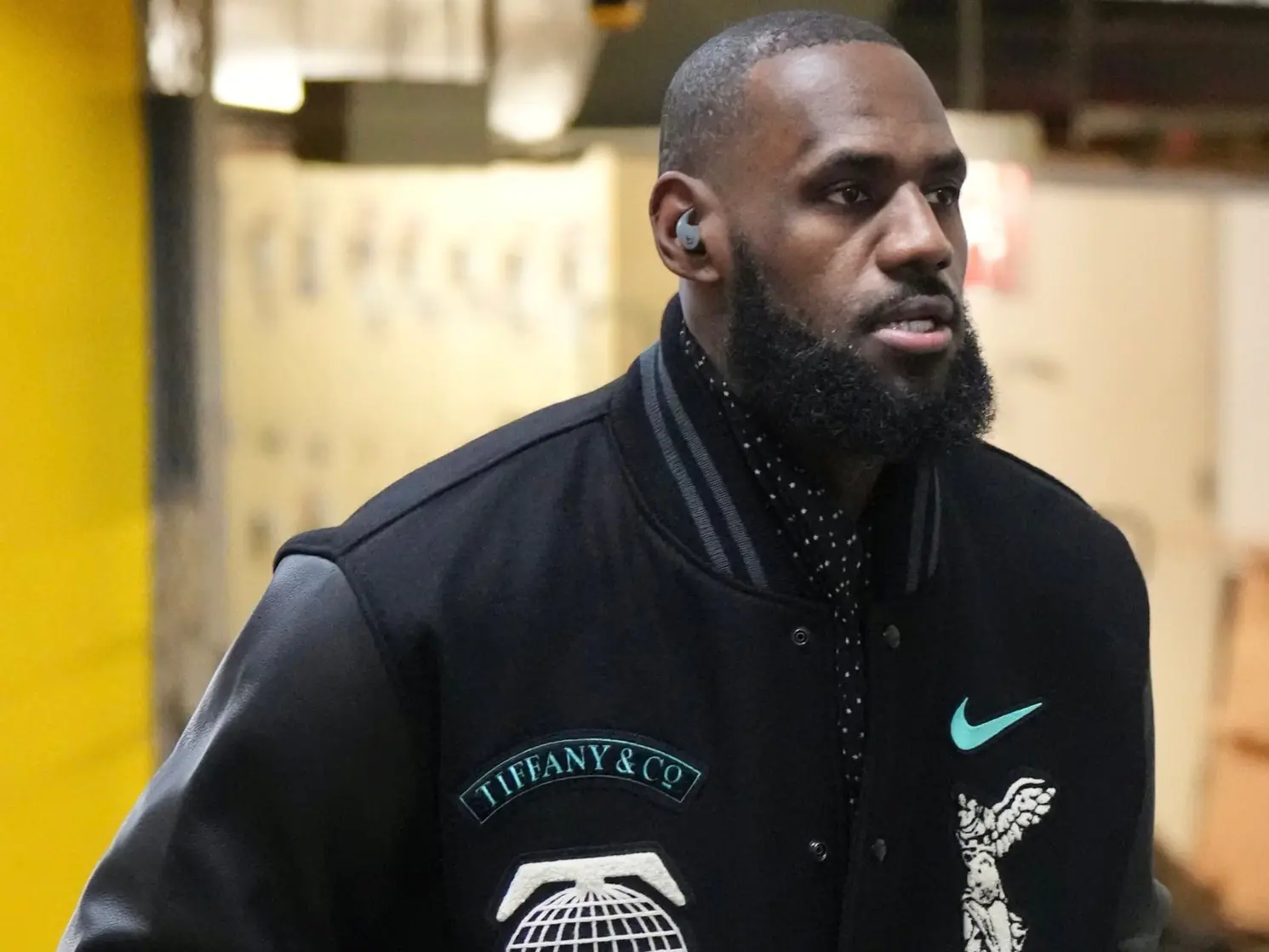 詹皇 LeBron James 搶先示範 Tiffany&Co. x Nike 聯名套裝，完整商品販售資訊曝光！