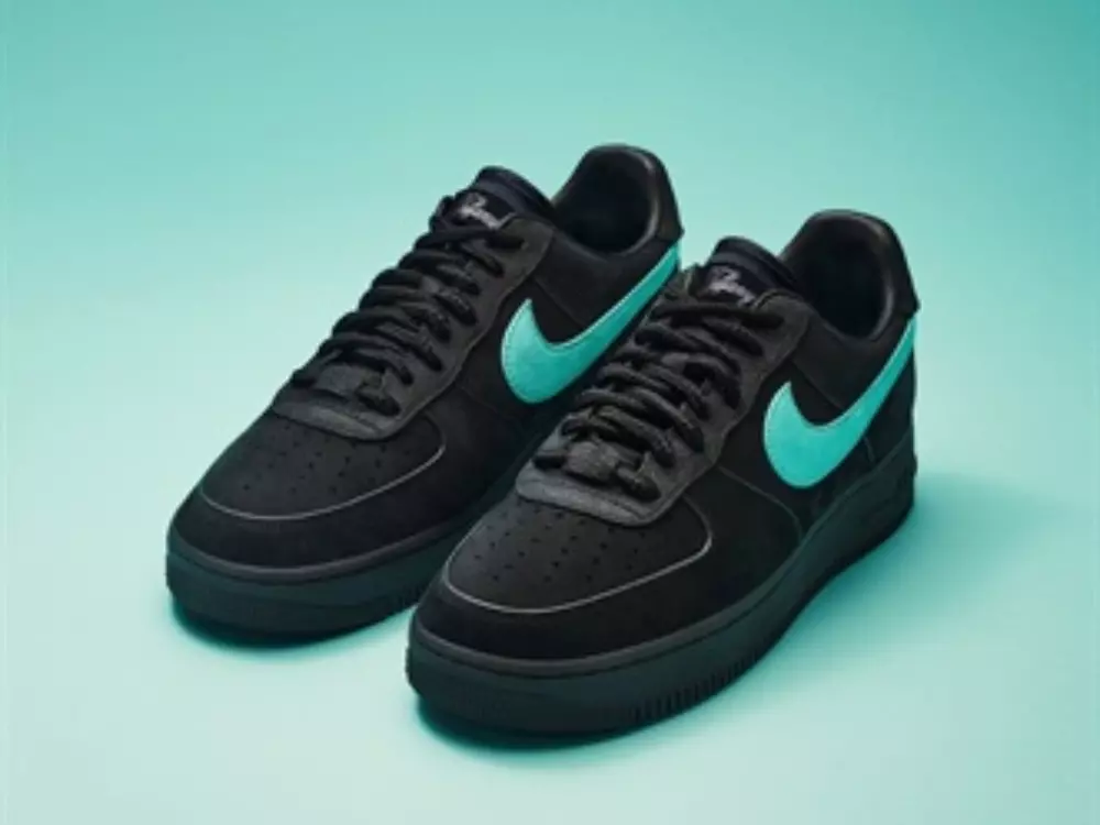 Nike、Tiffany 聯名商品曝光，夢幻配色球鞋太銷魂，發售時間也公開！