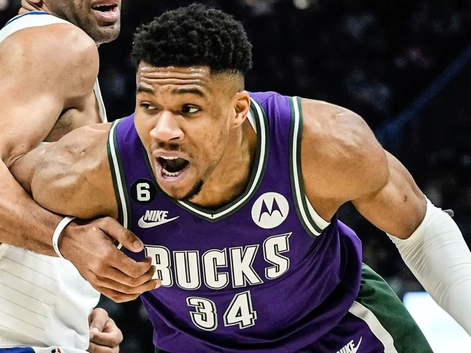 「字母哥」Giannis Antetokounmpo 單月三場得分 50＋，狂嗑 50 個漢堡慶祝生涯高峰時刻！