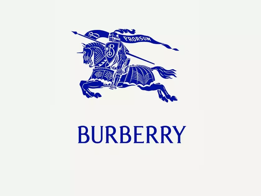 Daniel Lee 帶回「經典戰⾺騎⼠」徽標，回顧過去 Burberry 標誌！