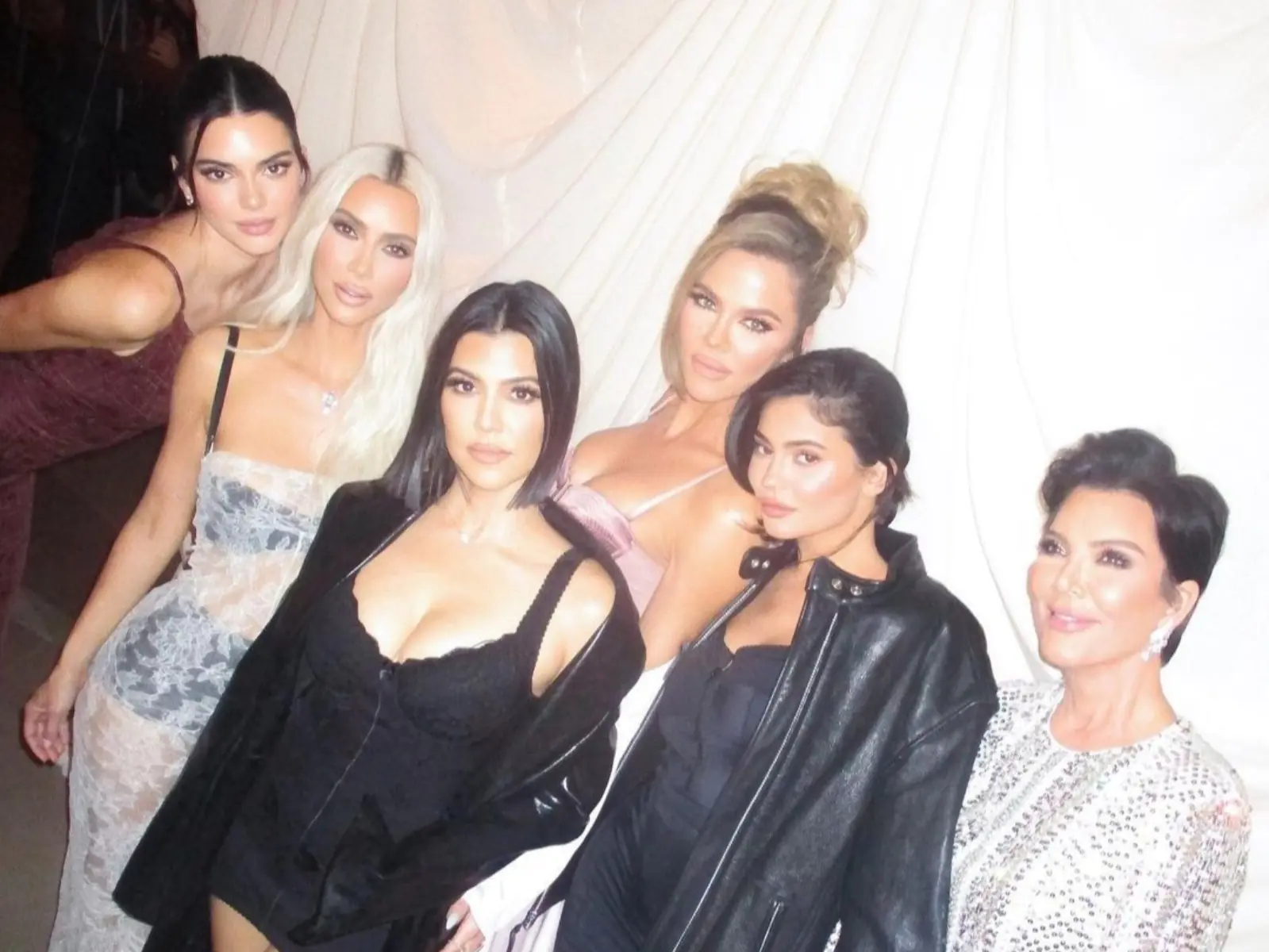 《卡戴珊家族》克里斯詹娜 Kris Jenner 透露臨終願望：「希望女兒們將她的骨灰做成項鍊！」
