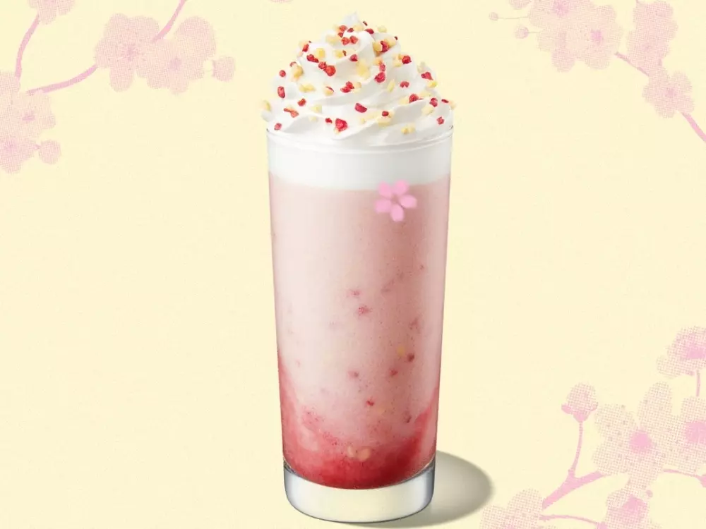 星巴克推出「草莓派風味星冰樂」、「草莓派風味醇濃抹茶那堤」，情人節前抽「買一送一」！