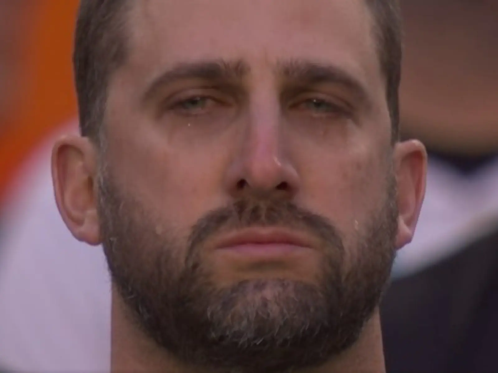 NFL／老鷹教練 Sirianni 超級盃國歌演奏時大淚崩，賽後輸球遭網友惡搞成網路梗圖！