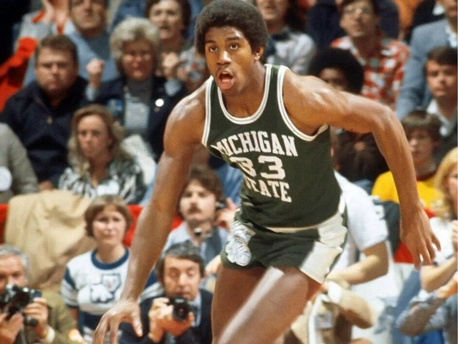 魔術強森 Magic Johnson 母校驚傳大規模槍擊案，緊急取消 NCAA 比賽為受害者集氣！