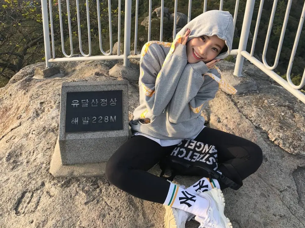 《體能之巔》沈音燈「瑜珈褲穿搭」太強了，5 大搭配技巧穿出都會時髦，跟嬸味說拜拜