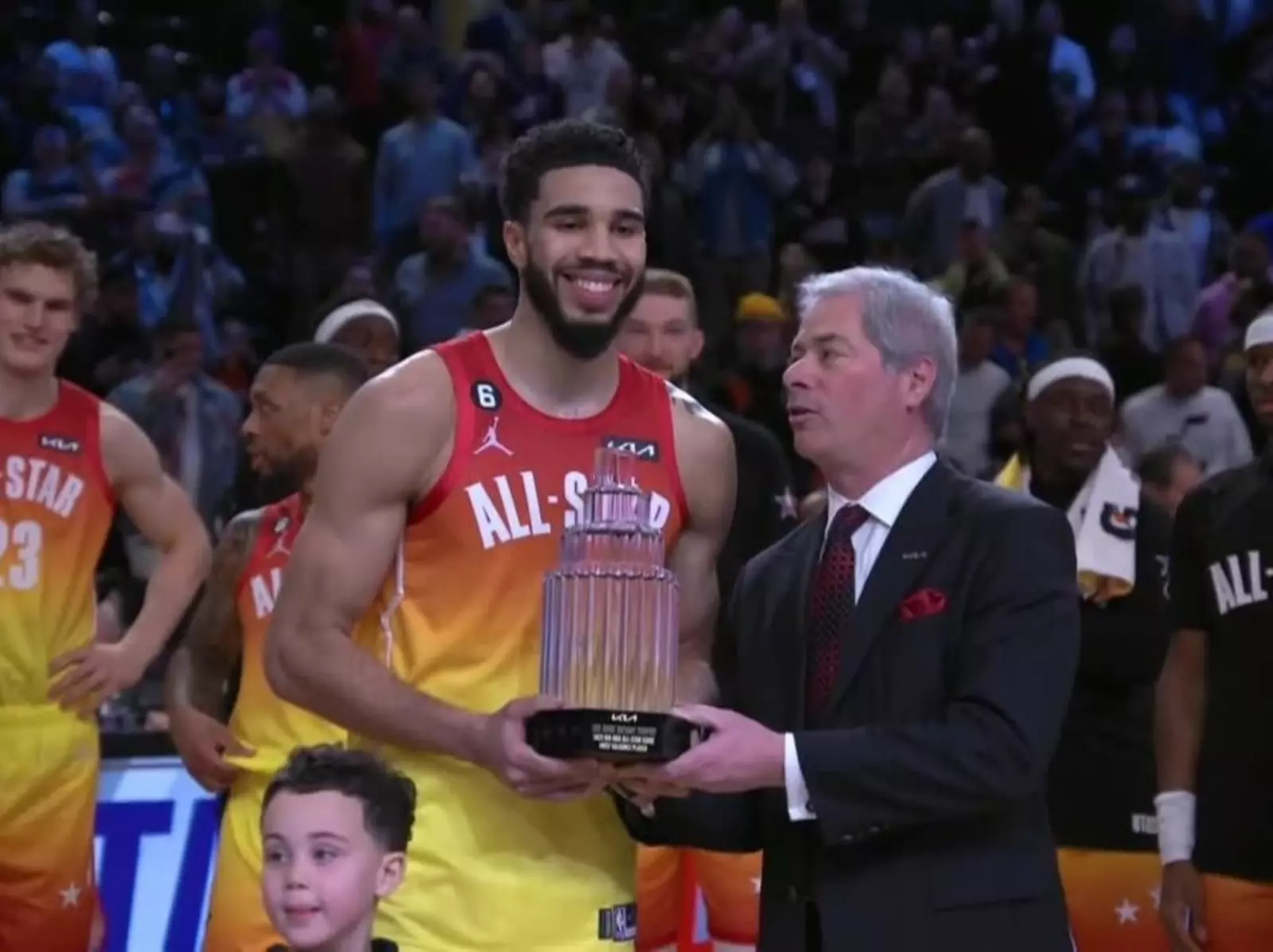 NBA 全明星賽／字母哥隊擊敗詹皇隊，Tatum 爆砍 55 分打破歷史紀錄獲選 MVP！