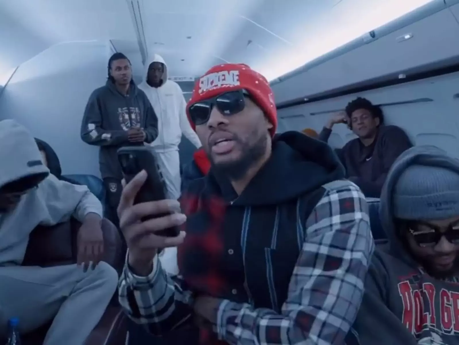 NBA／Damian Lillard 飛機延誤 7 小時即興創作饒舌歌！百萬網友朝聖：太炸了！ 
