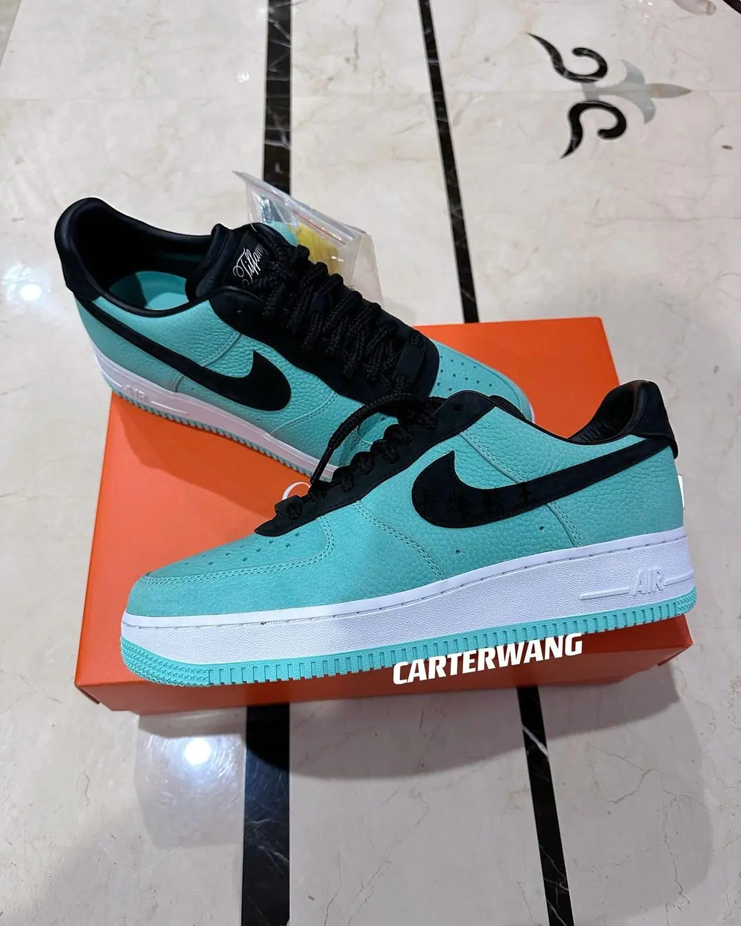 Tiffany & Co. x Nike Air Force 1 疑似第二波聯名「新配色」曝光，各位鞋迷們想買哪一雙？