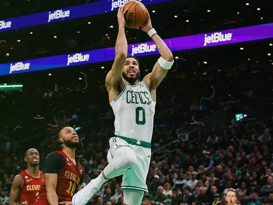 NBA／Jayson Tatum 比肩 「大鳥」Larry Bird，創下 35 年無人突破史詩紀錄！
