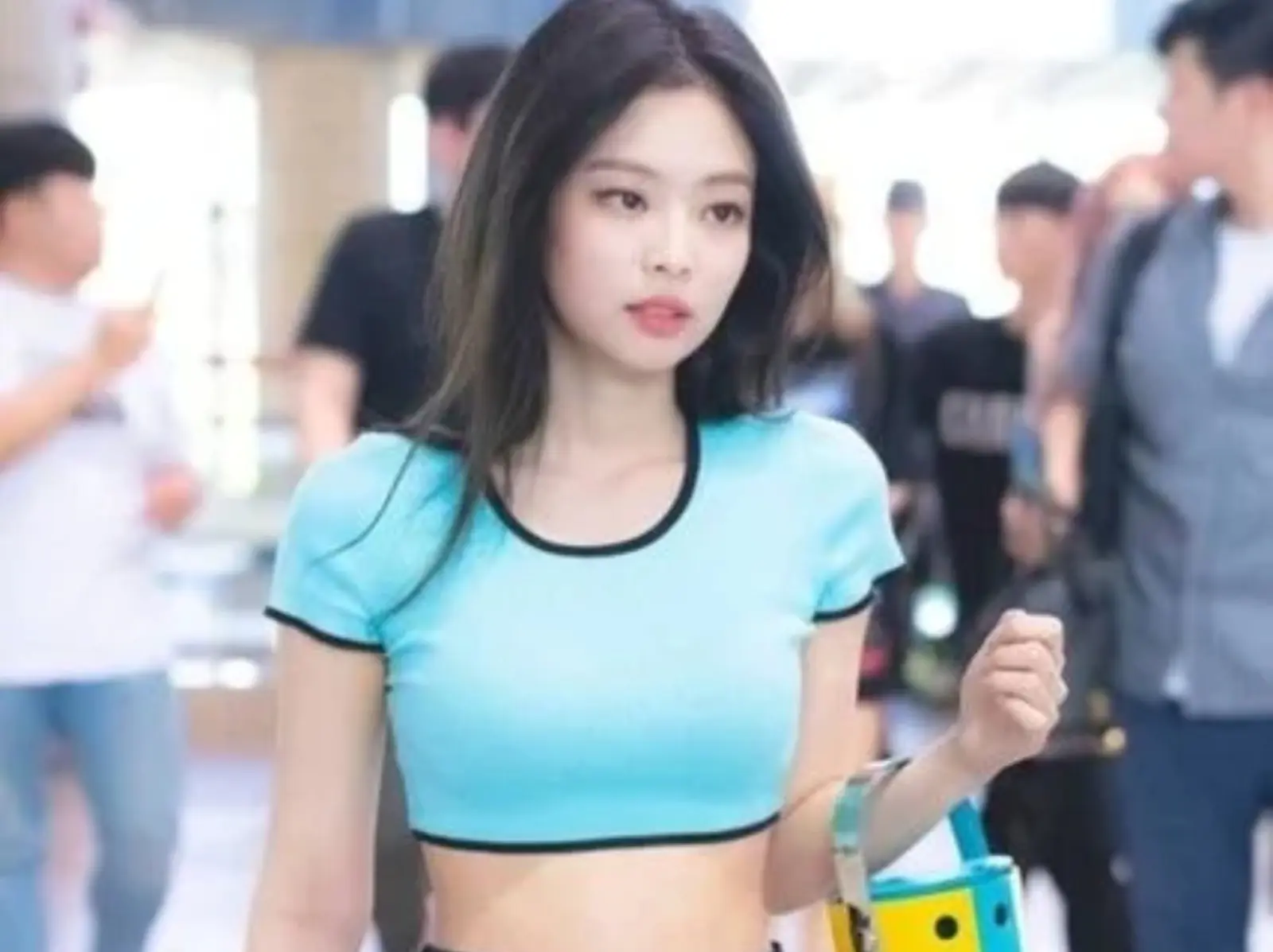 男生喜歡的女生穿搭 Top 10！Dcard 男網友：「比起低胸更愛這一味！」