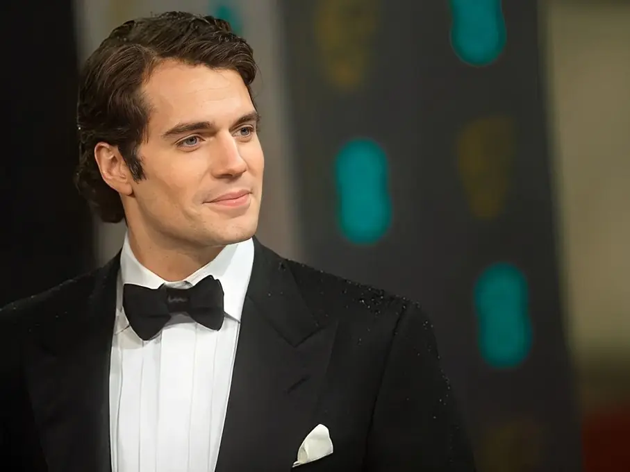 亨利卡維爾 Henry Cavill 有望了！《007》新詹姆士龐德爆出亞倫強森出局：「他好像沒有演出意願！」
