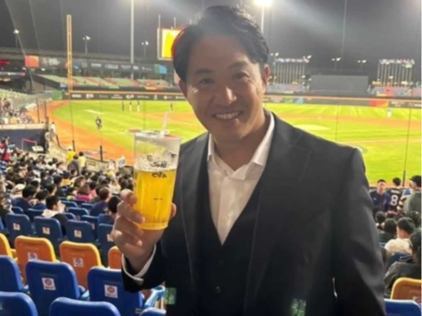五十嵐亮太喝「50嵐」了！照片曝光台灣球迷全笑翻：老闆終於來喝了