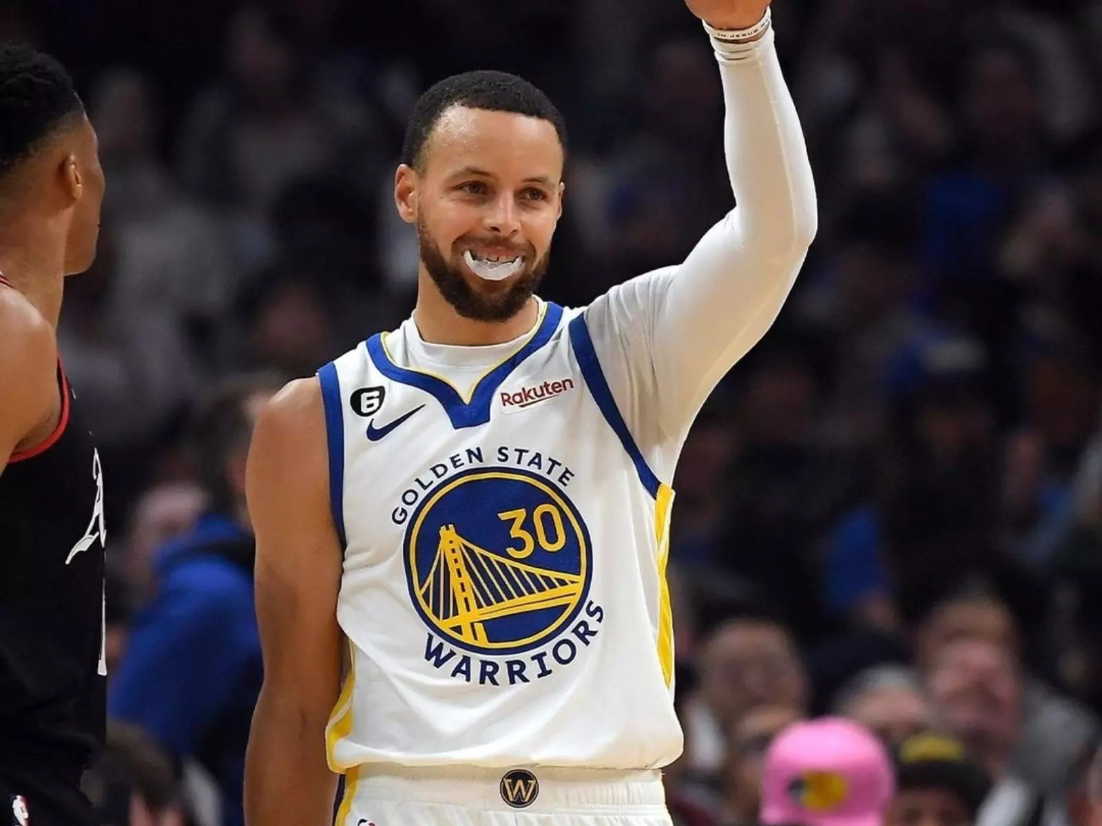 NBA／Stephen Curry 締造史詩紀錄，成為史上第一位以三分球獲得 10000 分的球員！