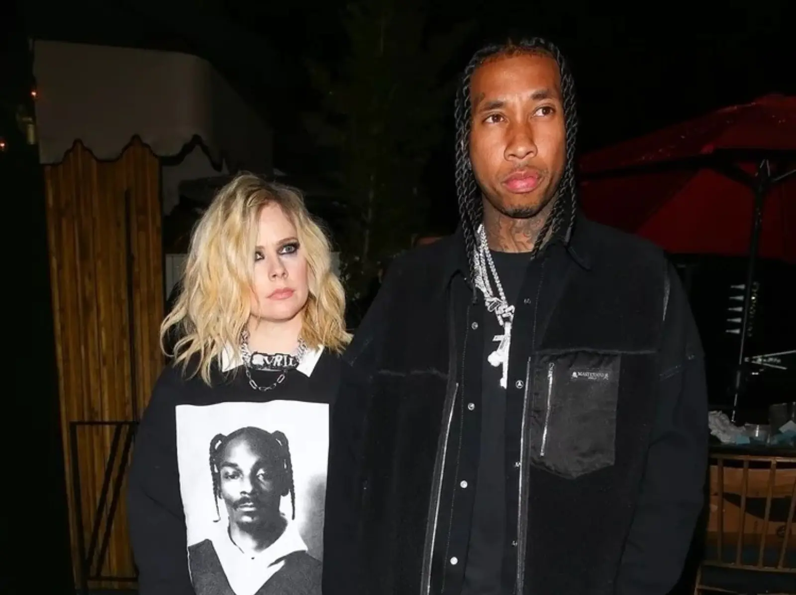 艾薇兒 Avril Lavigne 和泰加 Tyga 越愛越高調，戴男友親送 260 萬超奢訂製項鍊牽手放閃！