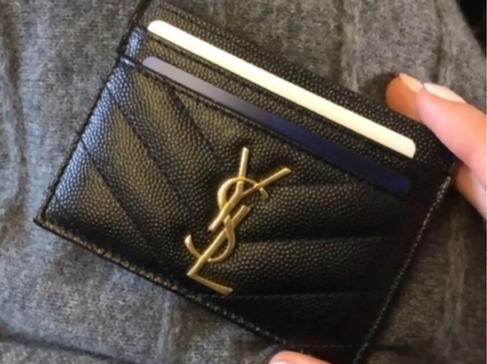 10 大女生精品卡夾入門款推薦！萬元內擁有 LV、Gucci、Prada ⋯普發 6000 這樣花最划算！