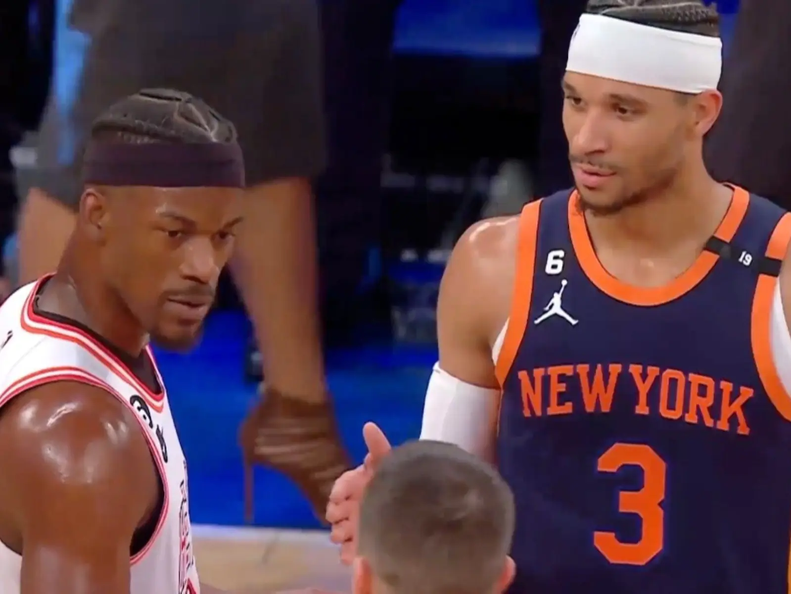 NBA／哈特 Josh Hart 主動想找 Jimmy Butler 擊掌，最終結果卻又 GG 了⋯