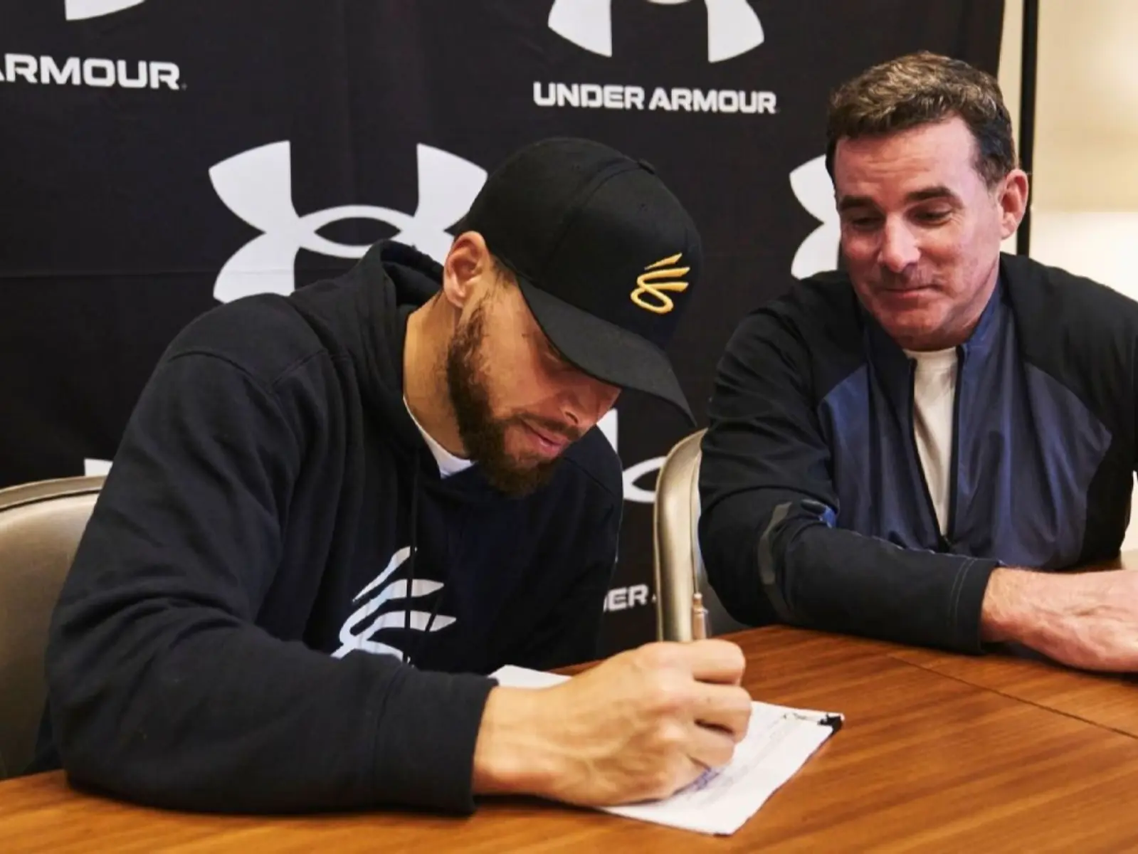 Curry 與 Under Armour 簽訂長期合約，將出任 Curry Brand 總裁、代言費有望締造歷史紀錄！