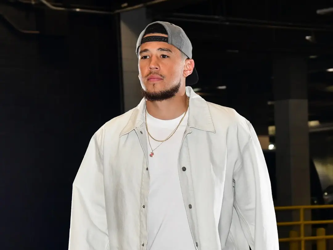【NBA 球星穿搭】鳳凰城太陽 Devin Booker 私服穿搭解析，根本是「Clean Fit 教科書」！