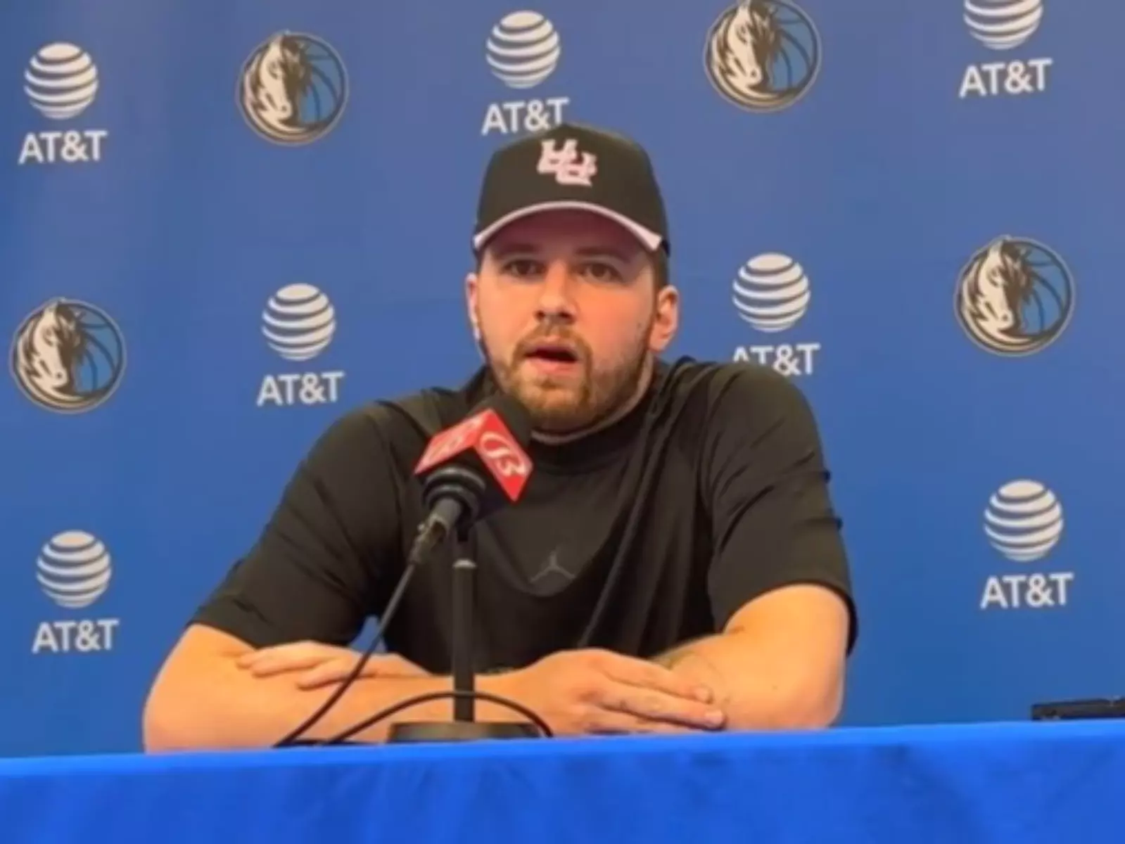 NBA／獨行俠東契奇 Luka Doncic 否認提出交易申請傳聞：「我在球隊待的非常開心！」