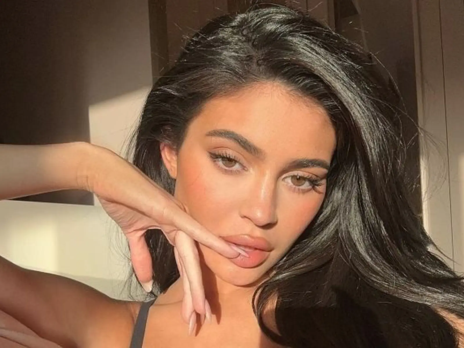 戀情實錘！凱莉珍娜 Kylie Jenner 激吻「甜茶」Timothée Chalamet 引發討論！