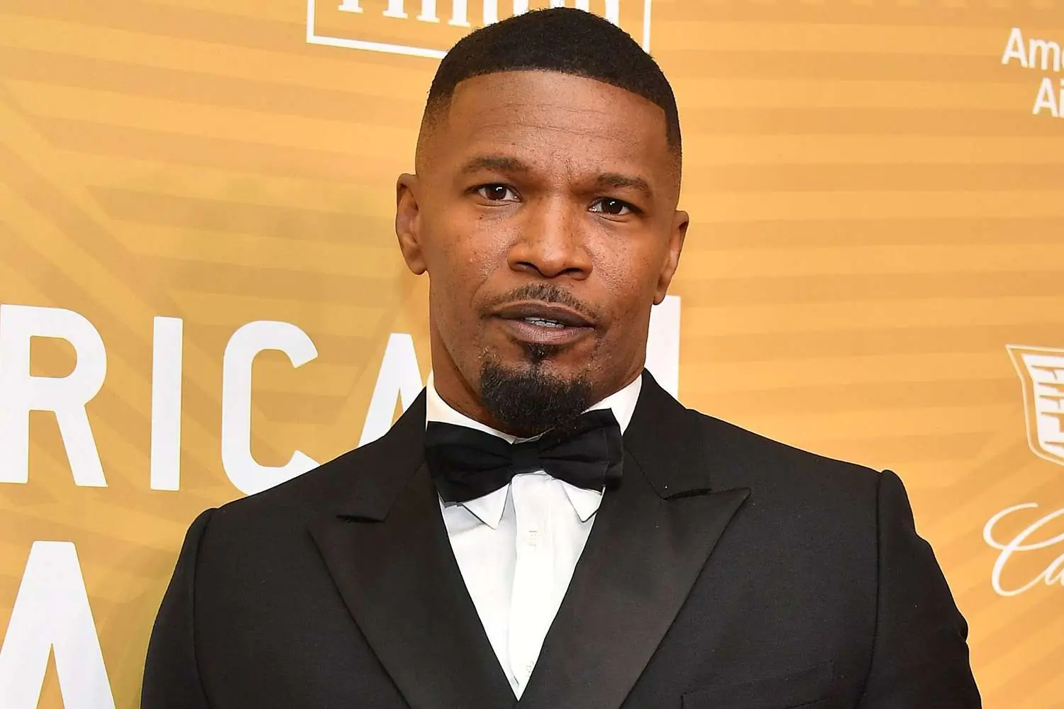 傑米福克斯 Jamie Foxx 驚傳病危，因不明併發症急送醫！