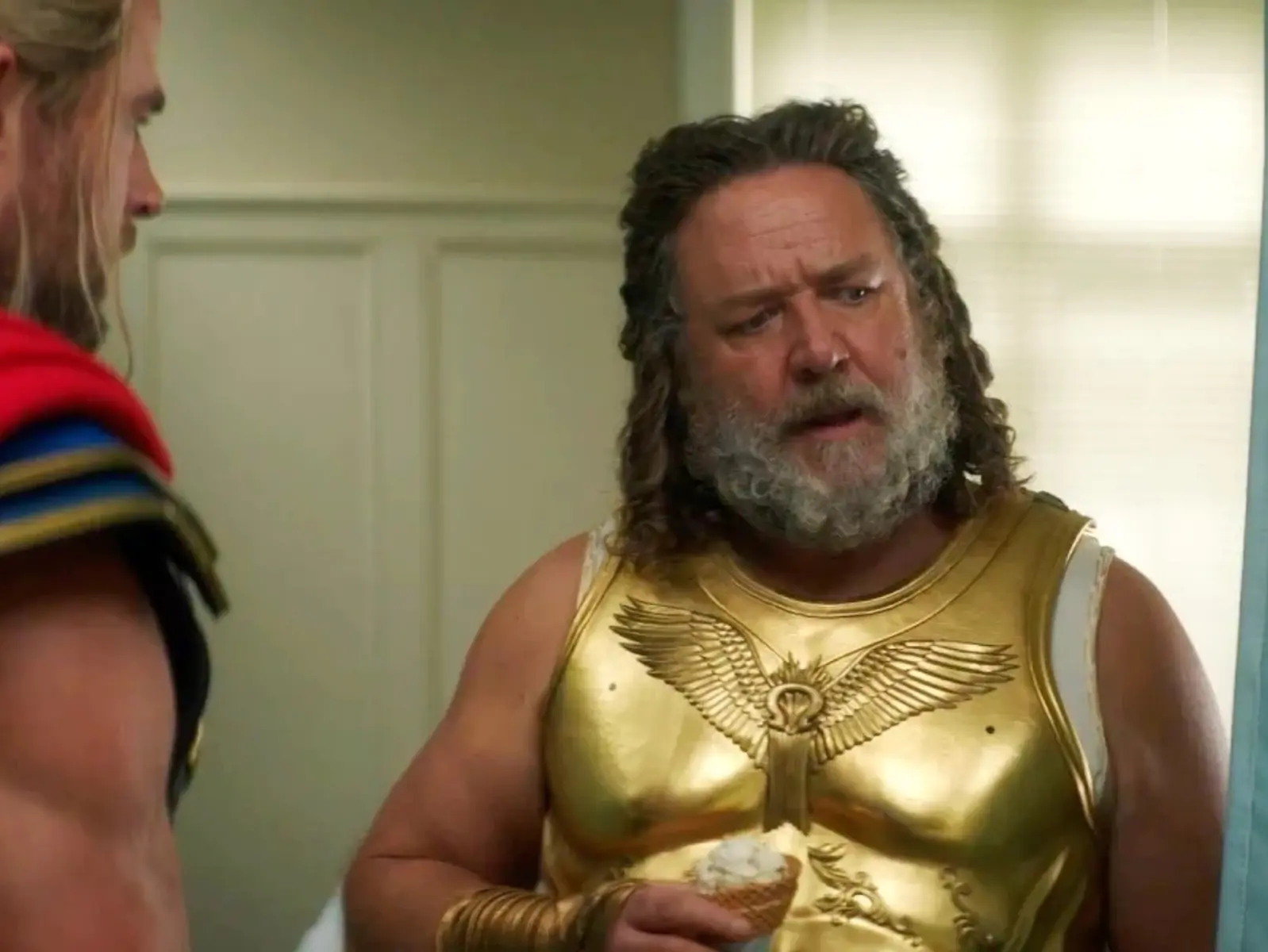 羅素克洛 Russell Crowe 避談《雷神索爾：愛與雷霆》，反讚導演是創意天才！