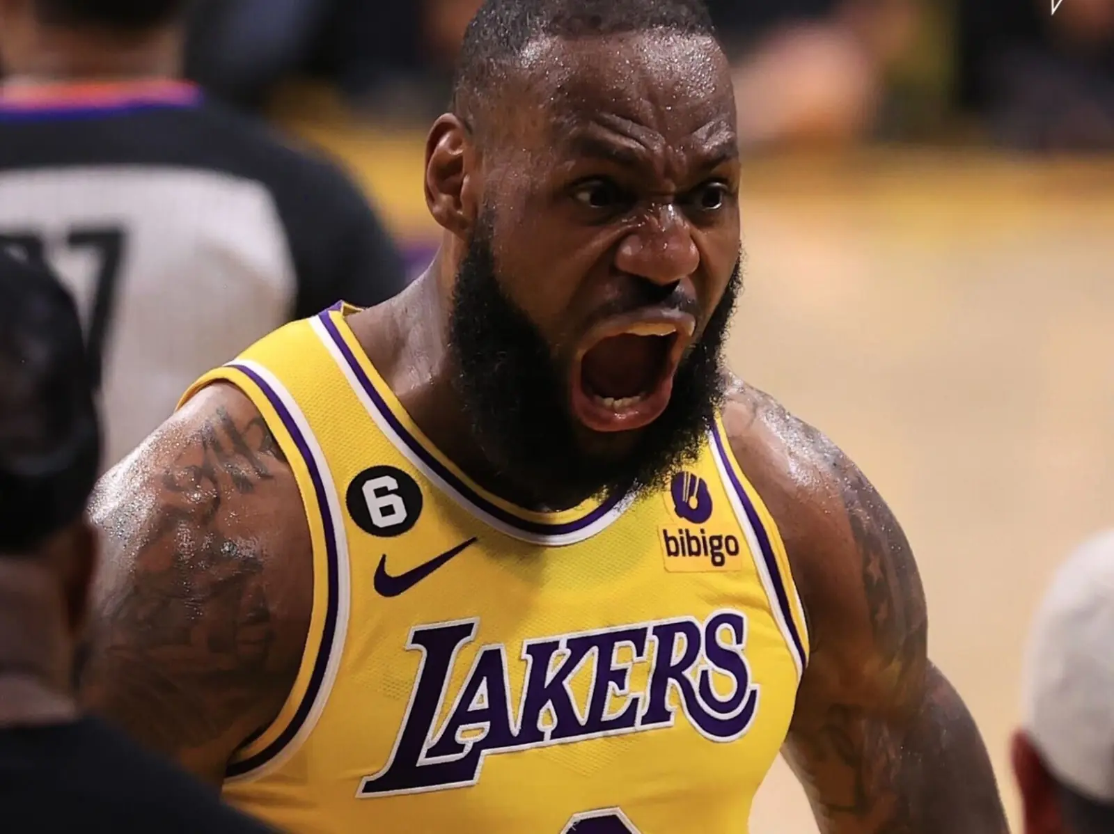 NBA 季後賽／詹皇 LeBron James「雙二十」破紀錄＋關鍵切入殺死比賽，湖人擊敗灰熊率先聽牌！