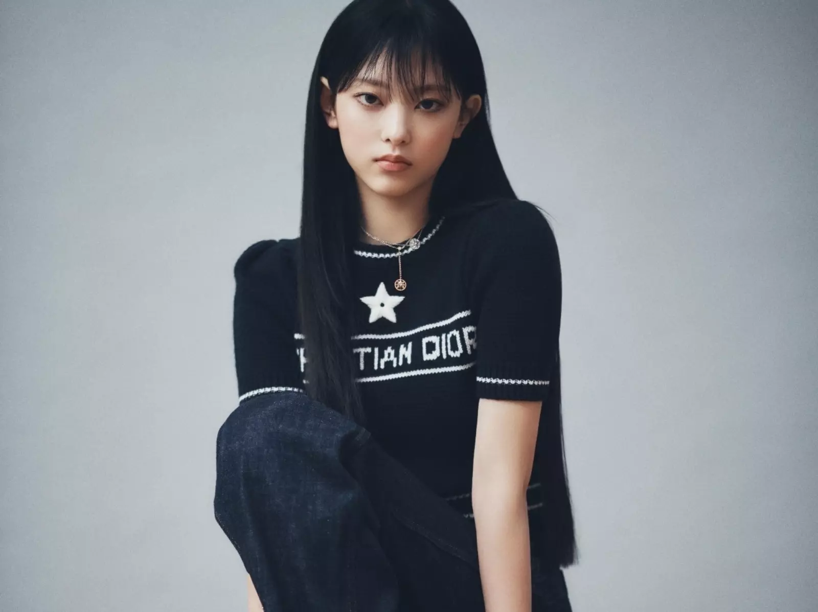 NewJeans Haerin 你必須知道的 8 件事：撼動 BLACKPINK Jisoo「人間 Dior」地位、網評隊內人氣最高！