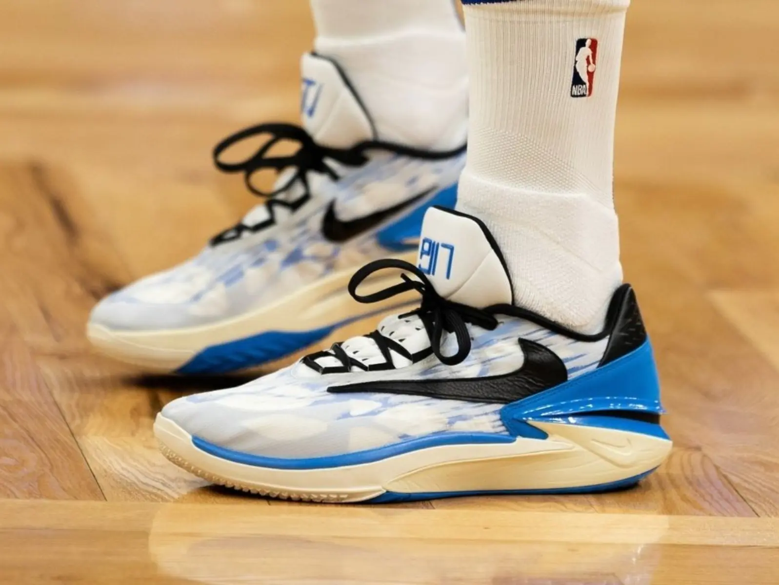 NBA「鞋王」P.J. Tucker 上腳客製化「閃電倒勾」Nike GT Cut 2 ！