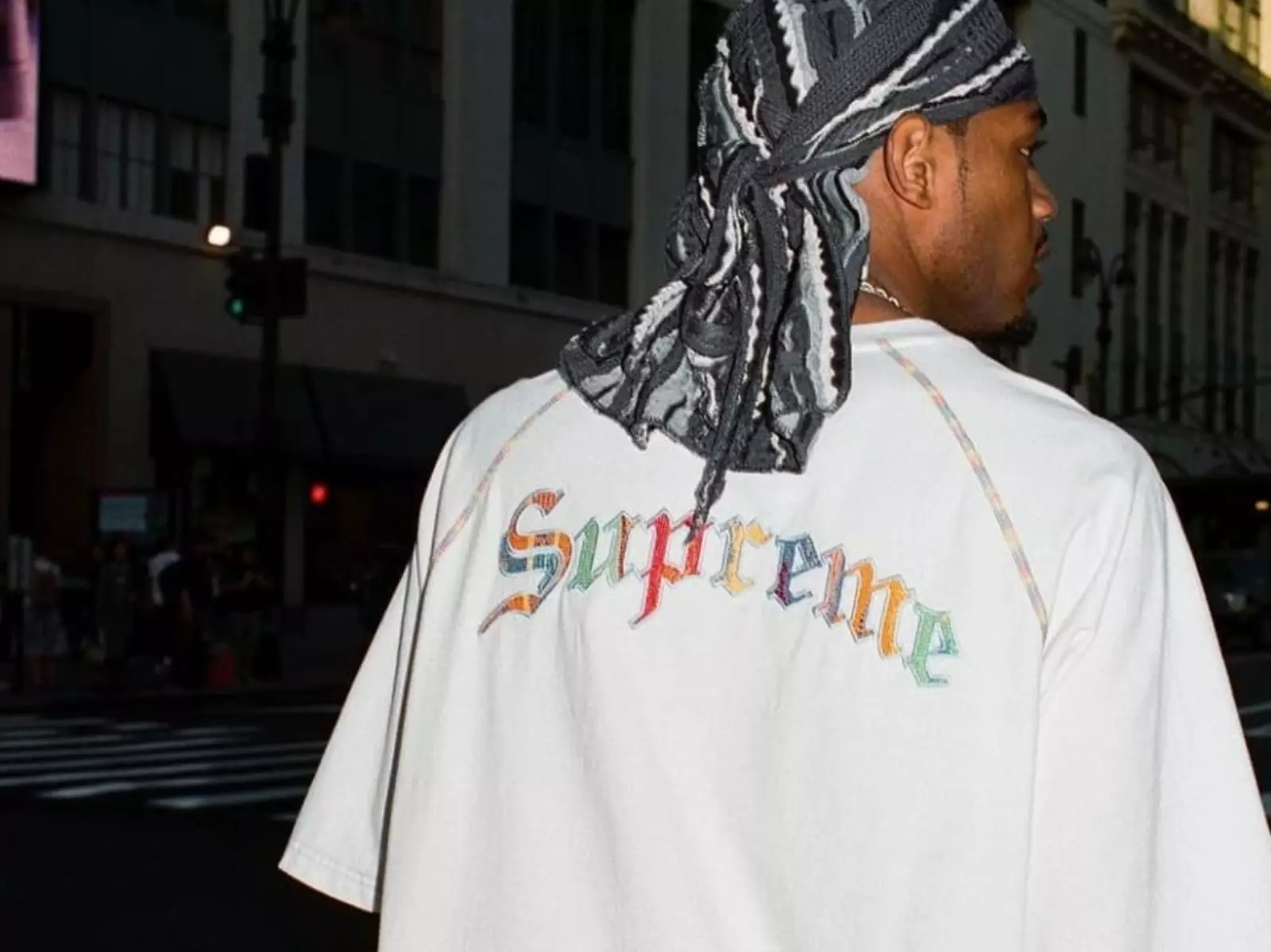 Supreme 攜手 COOGI 推出最新春季聯名服飾！