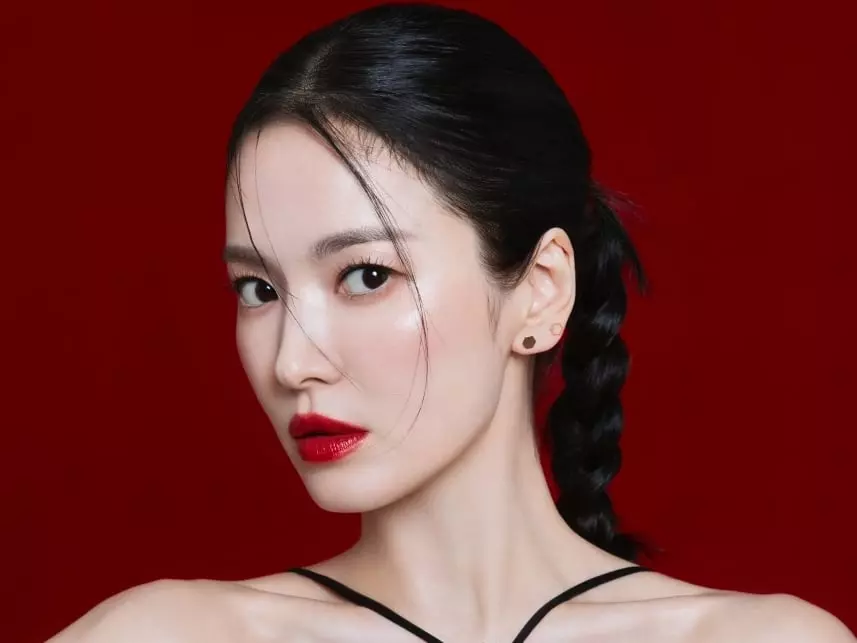 宋慧喬成為法國嬌蘭亞太區品牌大使！她的韓劇推薦：《黑暗榮耀》、《藍色生死戀》你看過哪部？
