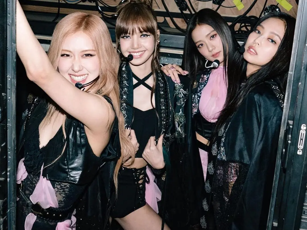 BLACKPINK 刺青秘密大解析：Rosé 手臂 h 是愛犬名縮寫、Jennie 手腕字樣是成名關鍵！