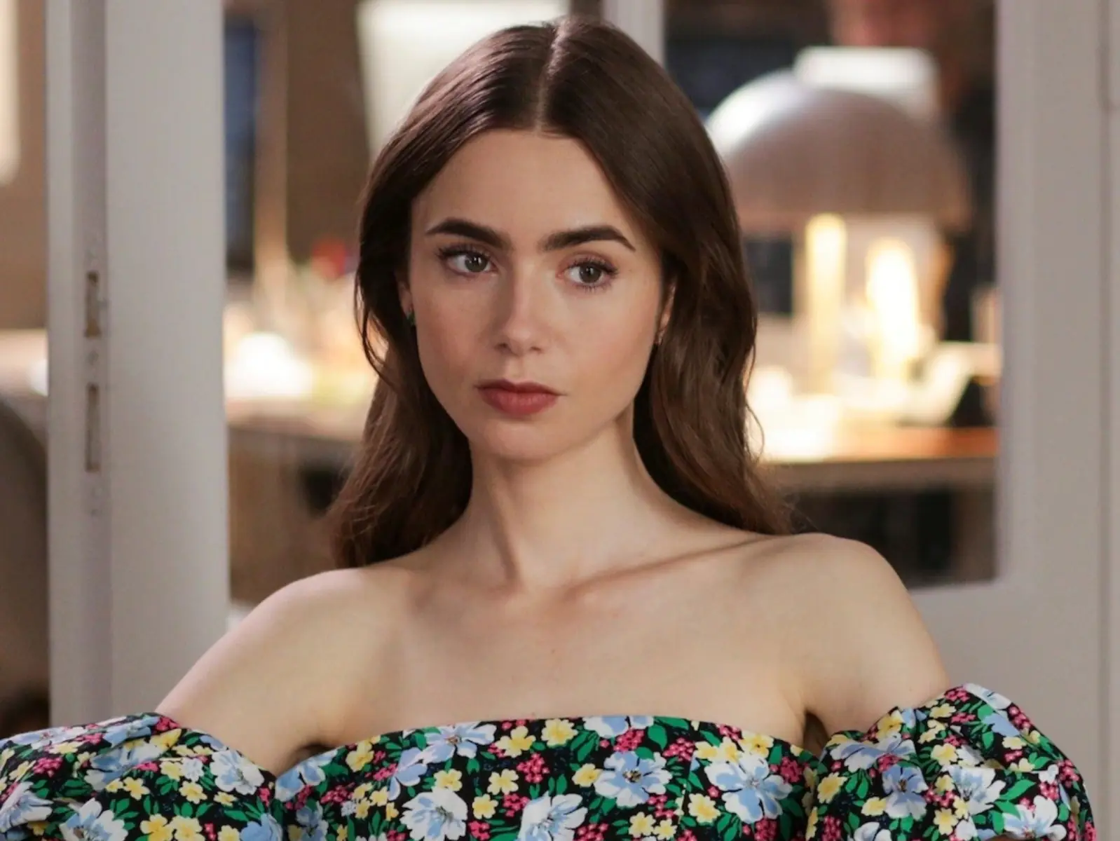 莉莉柯林斯 Lily Collins 250 萬婚戒被盜，警稱：「沒有強行進入的跡象」