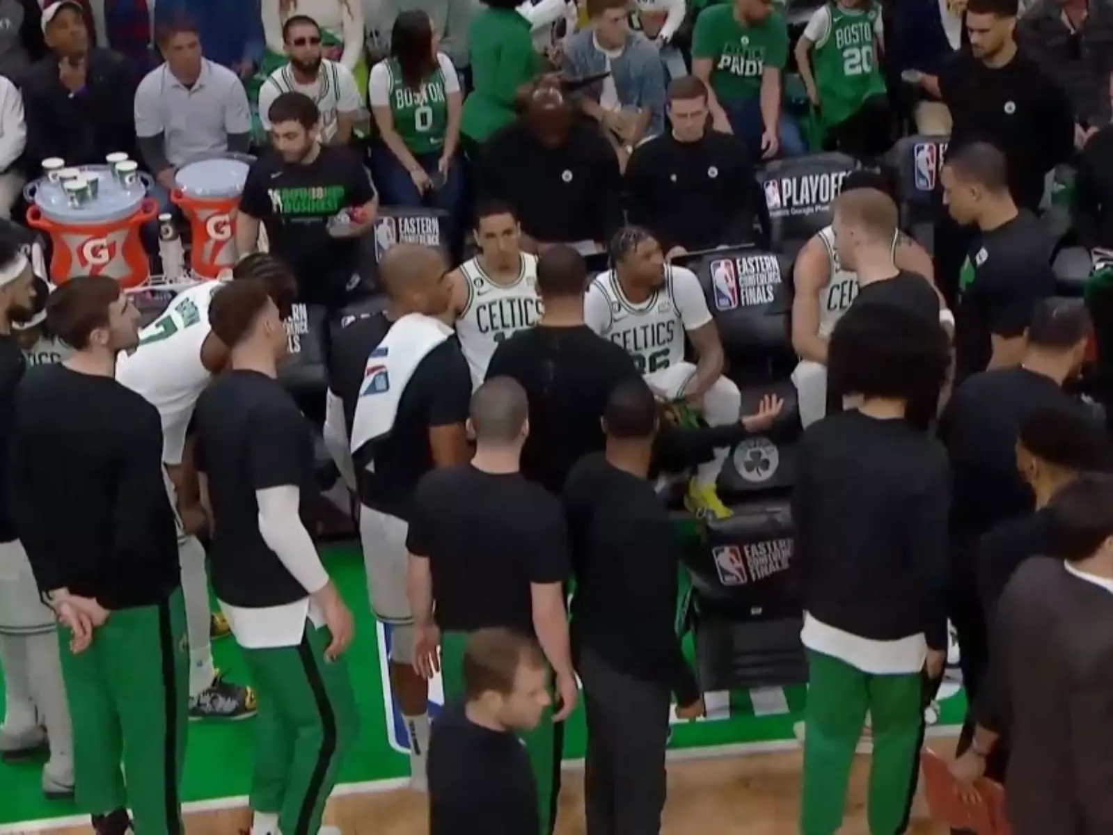 NBA 季後賽／Jimmy Butler 率熱火逆轉擊敗塞爾提克，綠衫軍教練 Joe Mazzulla 當場爆氣怒摔戰術板！
