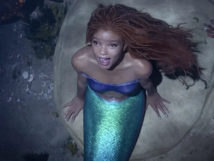 《小美人魚》海莉貝莉 Halle Bailey 受訪透露拍片祕辛，坦言拍到失去聲音真的很可怕！