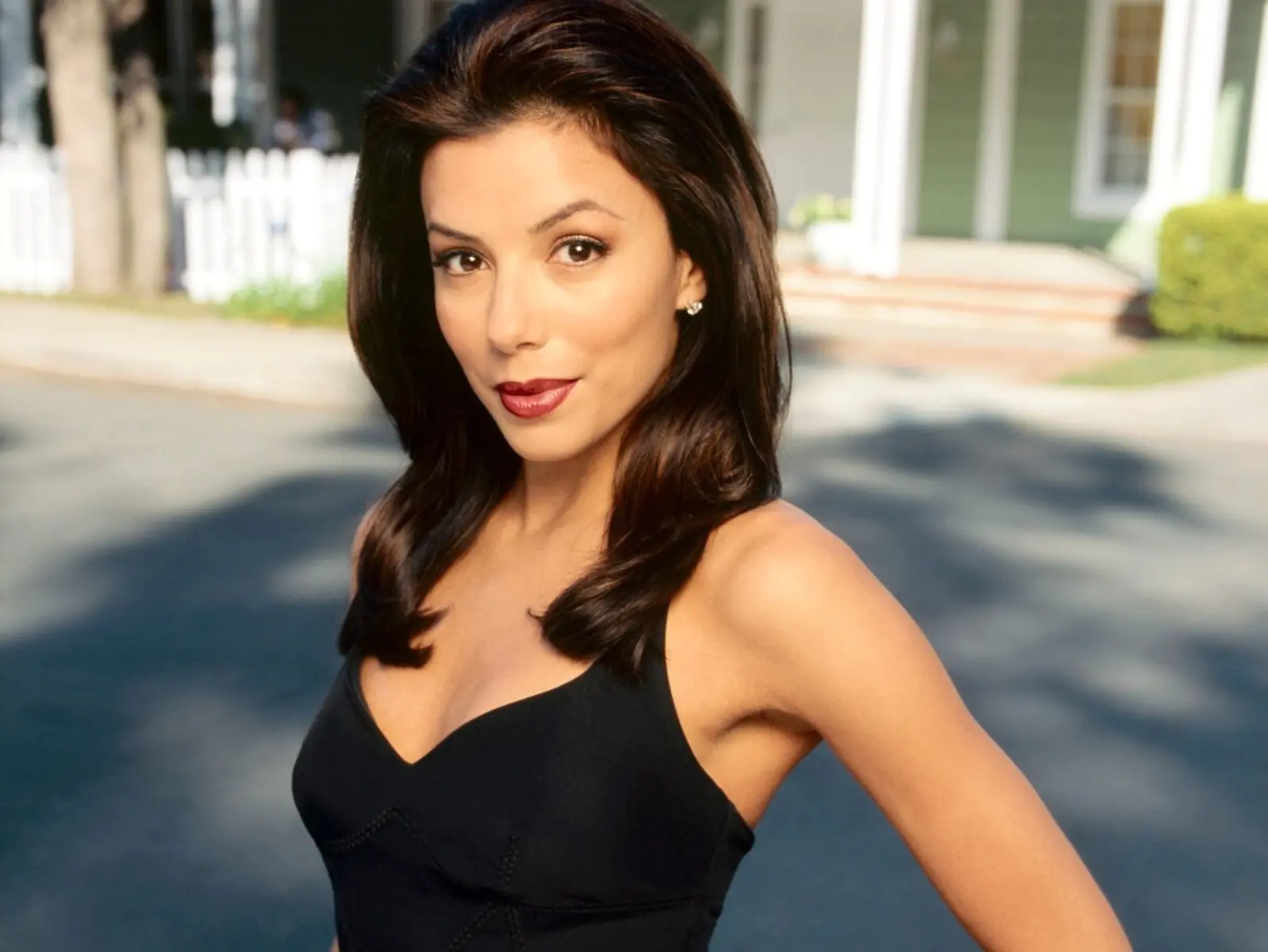 《慾望師奶》伊娃朗格莉亞 Eva Longoria 出席坎城影展怒批：「好萊塢對拉丁裔女性不公平！」