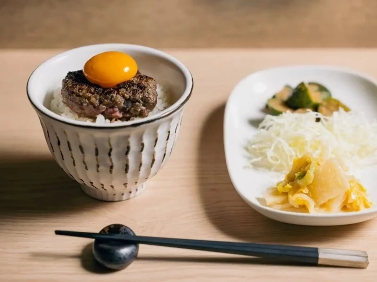 2024 台北日式漢堡排 7 家推薦：挽肉と米、 福吉⋯炭火燒烤的正宗日本味免出國就能吃！
