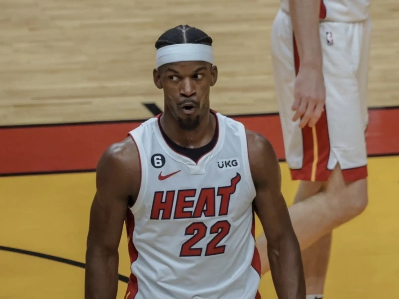 NBA／Jimmy Butler 被熱火隊友爆料在休息室擔綱 DJ，最愛的歌手是 Justin Bieber！