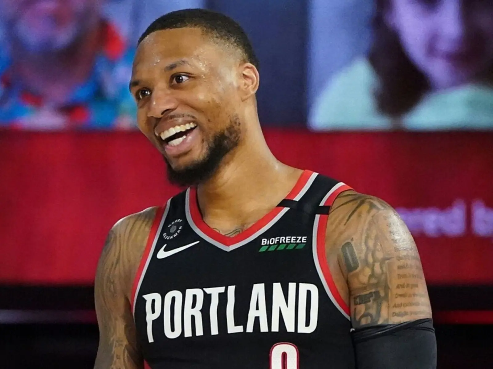 NBA／拓荒者里拉德 Damian Lillard 開直播與紛絲透露：「我要去湖人啦！」