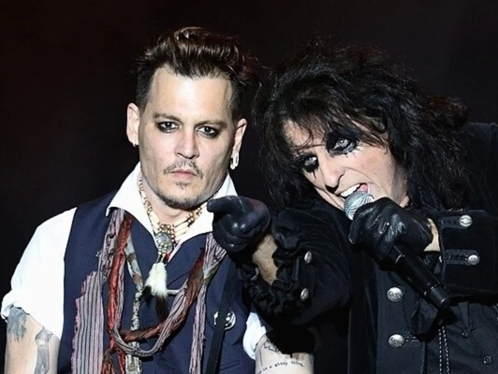 強尼戴普  Johnny Depp 爆出「腳踝斷裂」，工作停擺引擔憂！