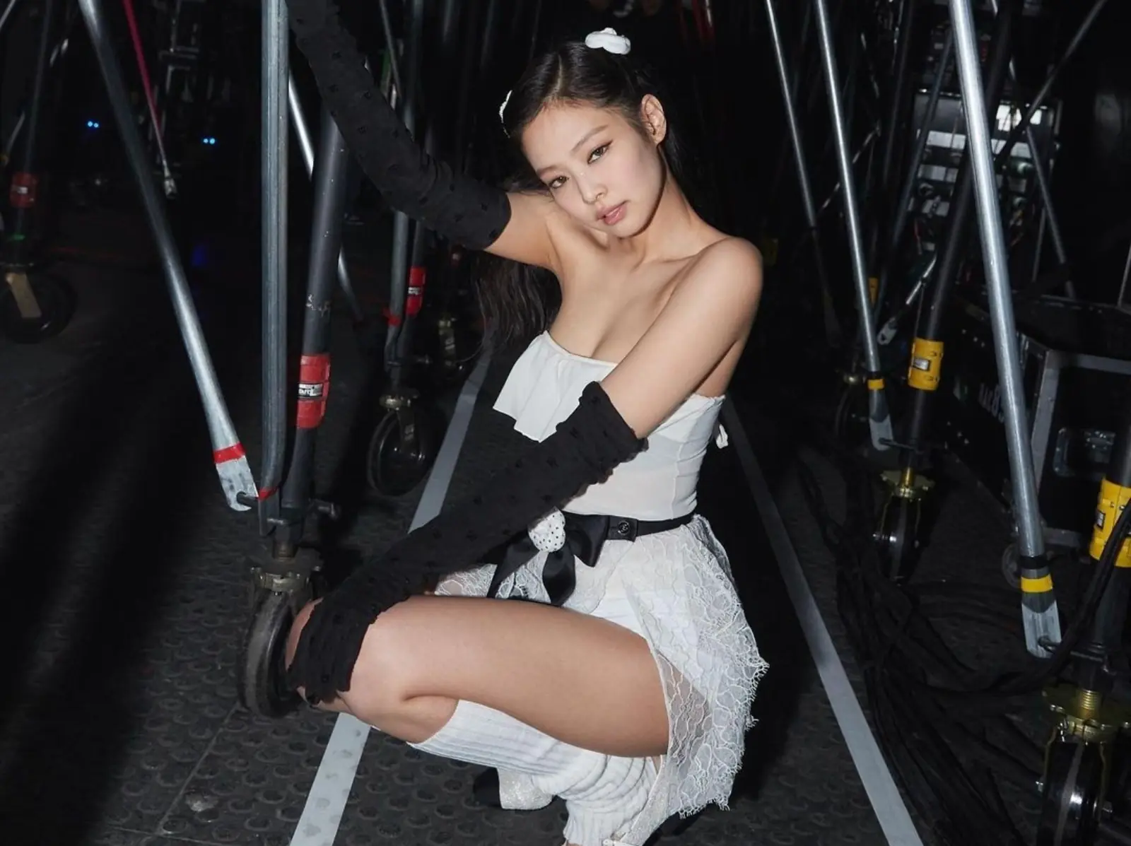 BLACKPINK Jennie 香奈兒 Chanel 大秀驚喜獻唱！歌聲實力引網熱議！