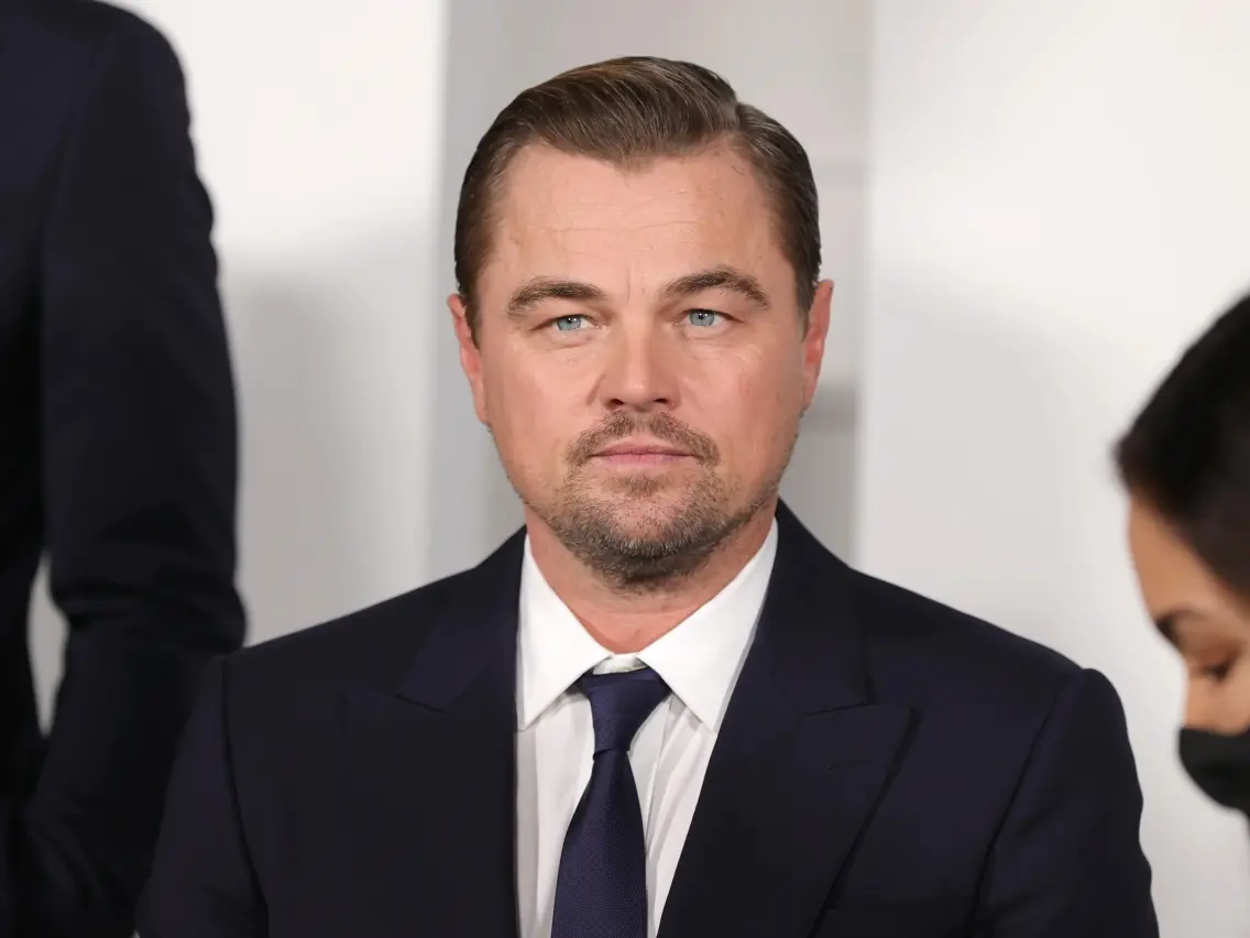 李奧納多 Leonardo DiCaprio 爆出和印度辣模談戀愛，身材辣翻超過 25 歲也沒關係！