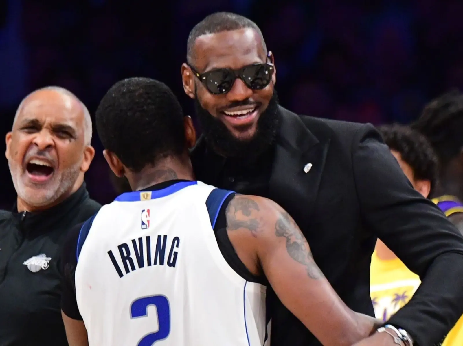 NBA／名記爆料厄文 Kyrie Irving 曾試圖招募詹皇 LeBron James 加盟獨行俠！