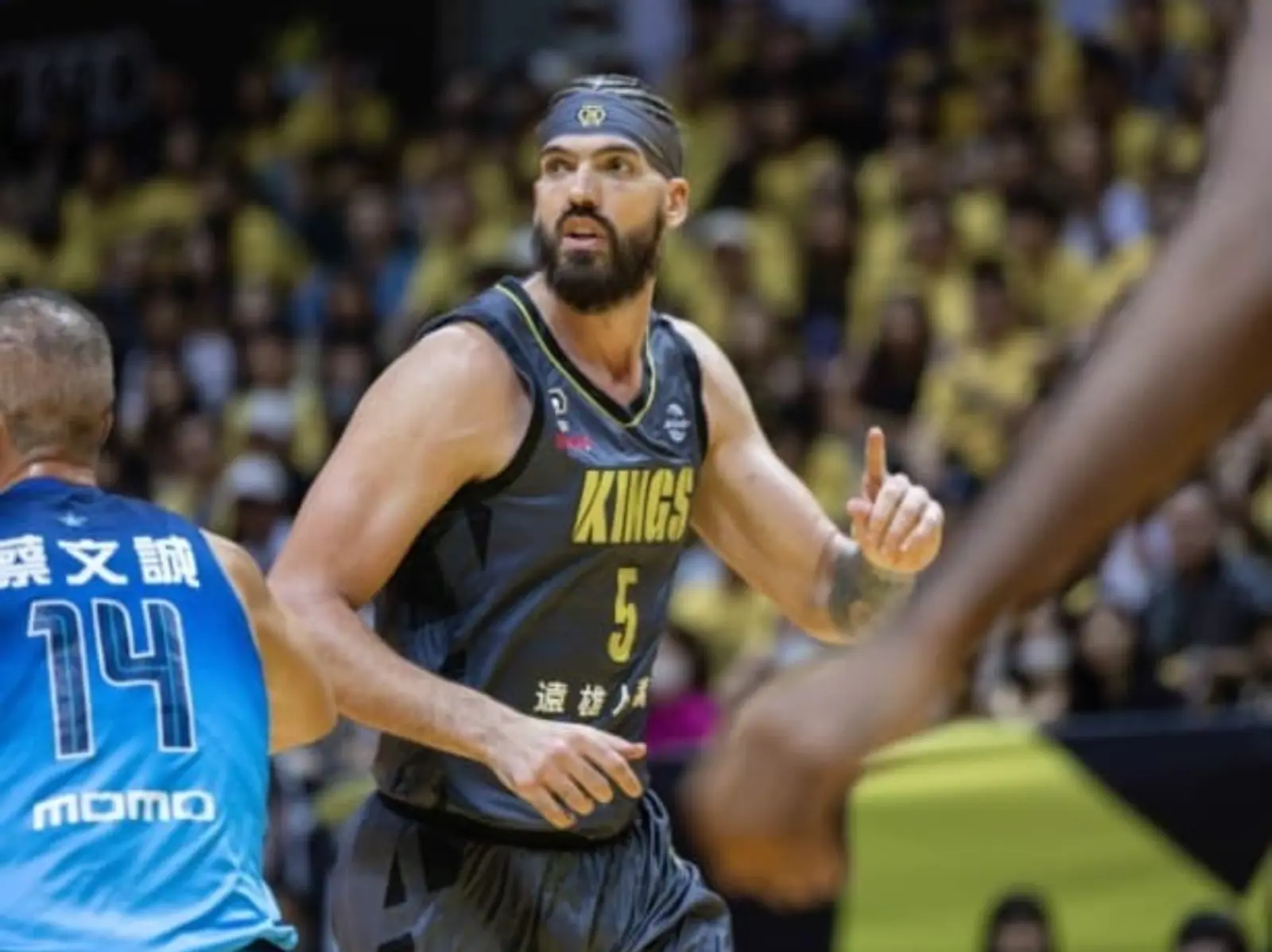 PLG／新北國王牧倫斯 Byron Mullens 爆氣，怒罵富邦勇士賽後慶祝：「很不尊重！」