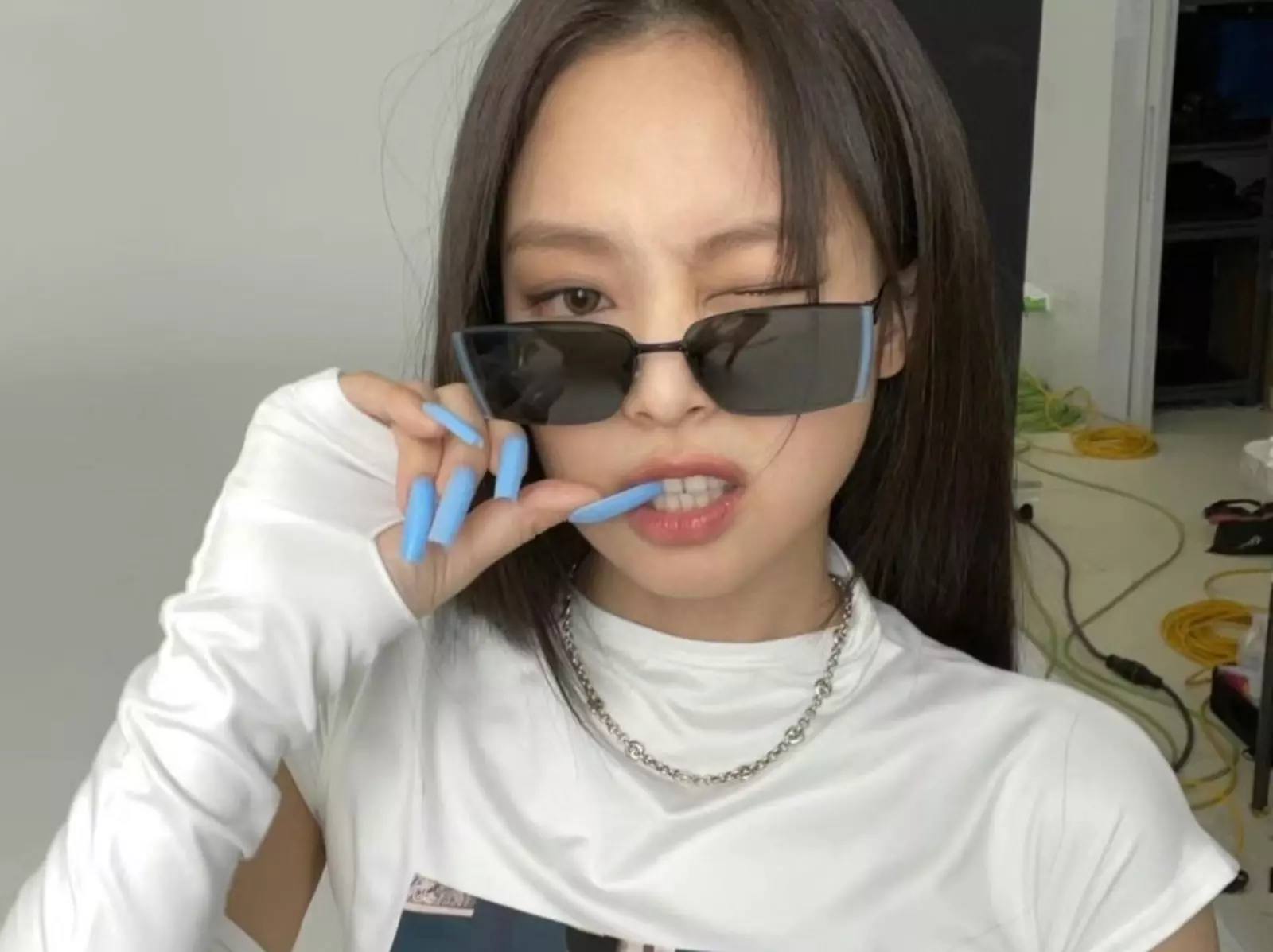 2024 涼感衣品牌推薦 Top 15！UNIQLO、LEVI'S、ONE BOY⋯穿上一秒變「行走冷氣房」！