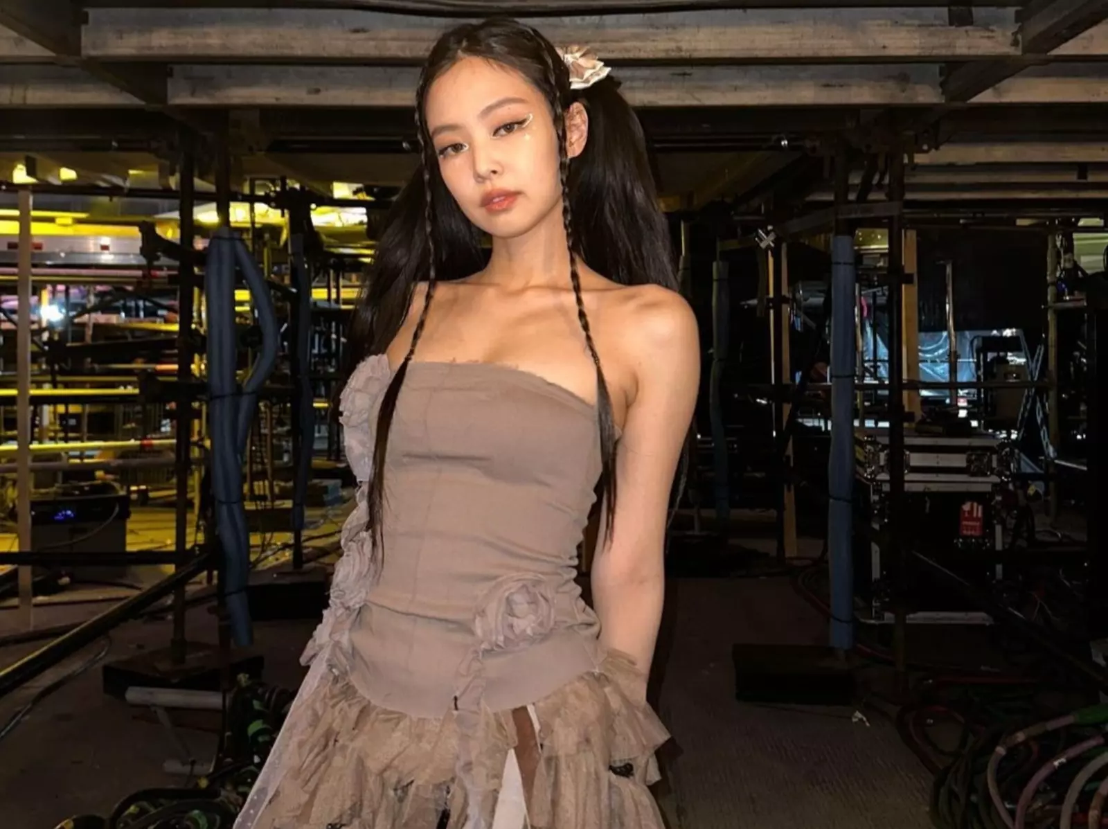 BLACKPINK Jennie 巡演突下台離席震驚全場！YG 娛樂緊急回應了！