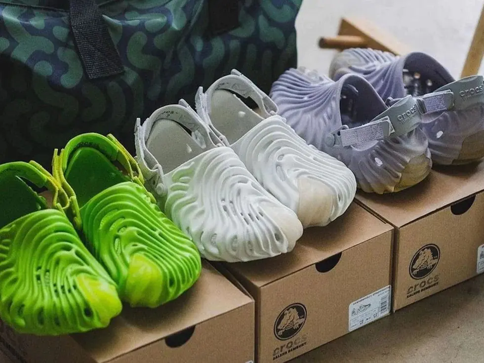 Nike、ASICS 等 8 雙夏天型男必上腳的「涼拖鞋」，一同來徹底解放雙足！